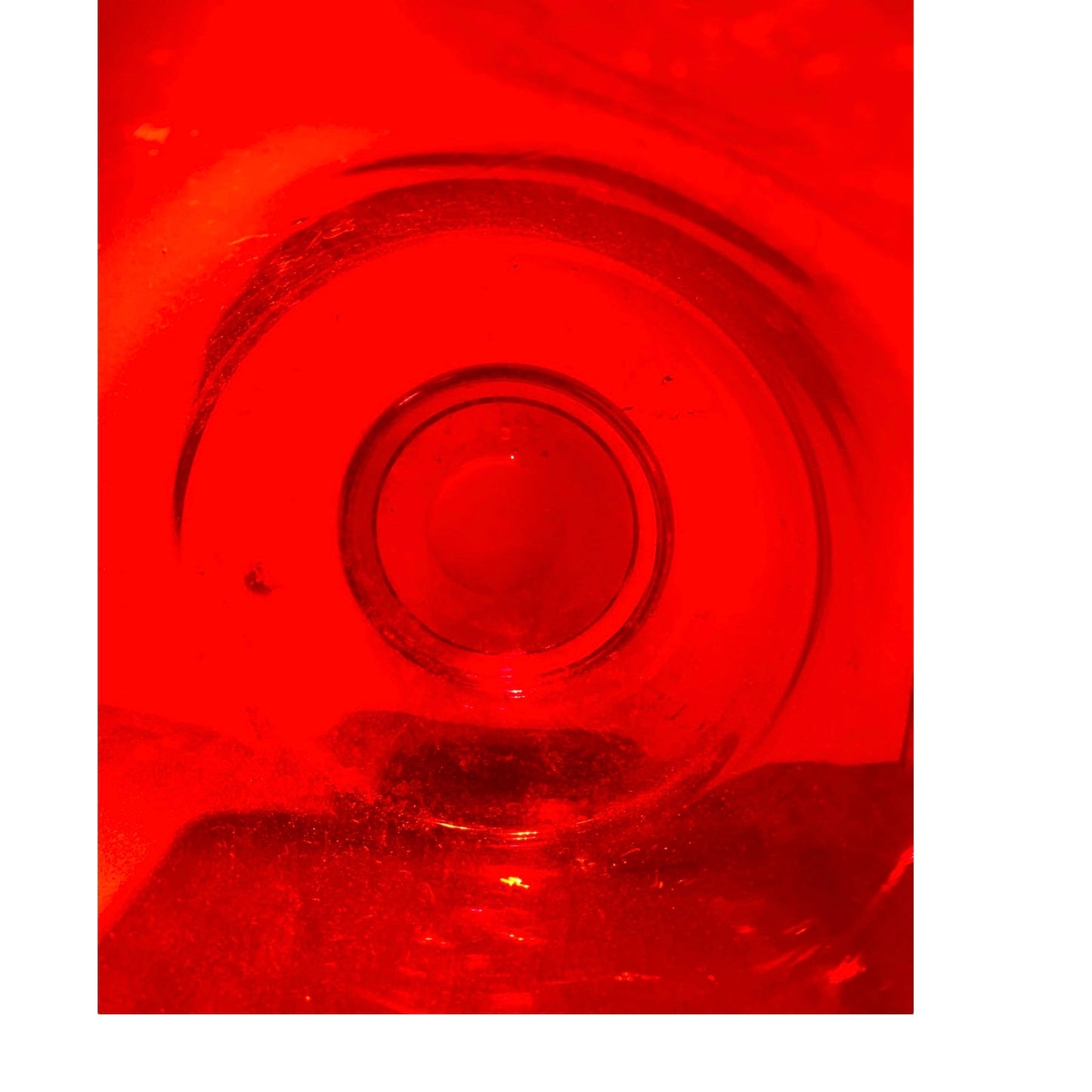 Vaso rosso in vetro soffiato